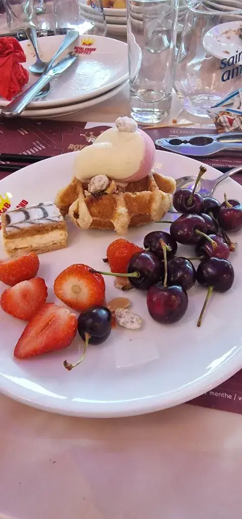 Fabian Lefebvre_Royal Grand Buffet_Petite-Forêt_review