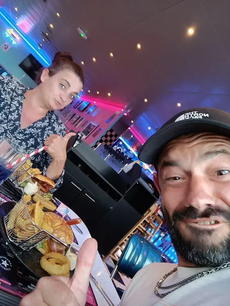 Manu Cappe_Memphis - Restaurant Diner_Vendin-le-Vieil_review