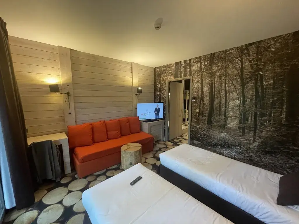 Hôtel des Trois Hiboux_Plailly_slider_image_2