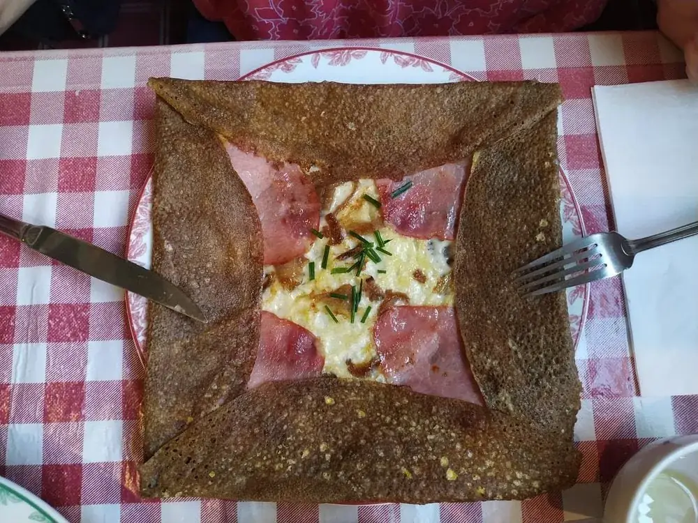 Hunter Rogers_Crêperie bretonne TRI MARTOLOD_Pont-Sainte-Maxence_recensione