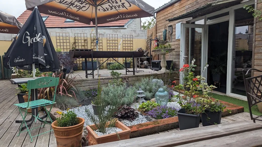 Emilie Santhune_Café du Commerce_Poulainville_review