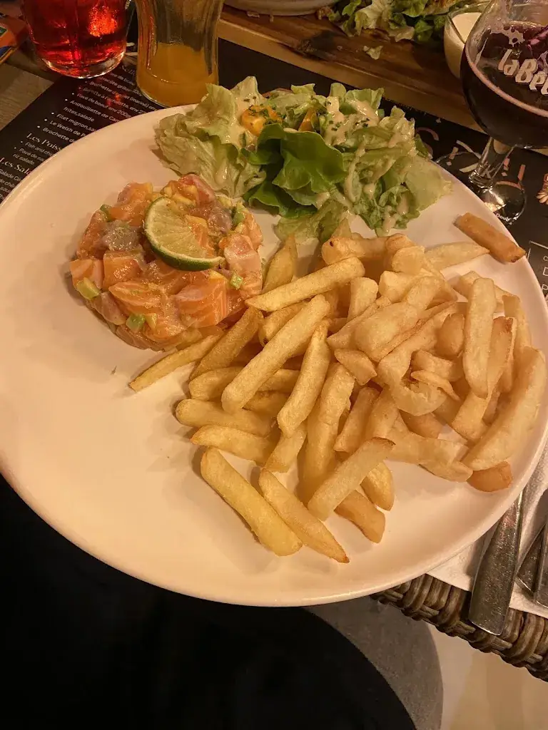 Amelie dumortier_Tiki's Bar Brasserie_Proville_review