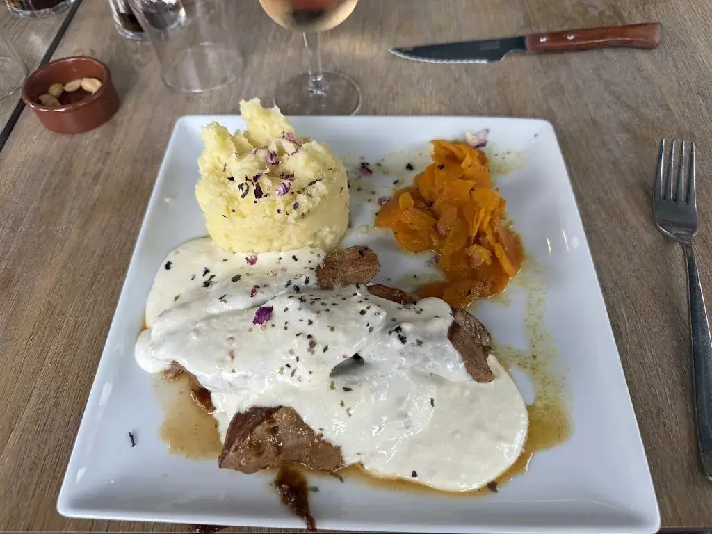 Le Louis XI_Péronne_slider_image_3