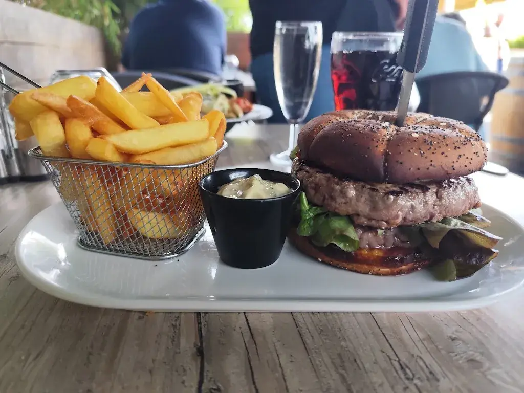 Julien Venet_Bar Brasserie Chez Mémé_Péronne_review