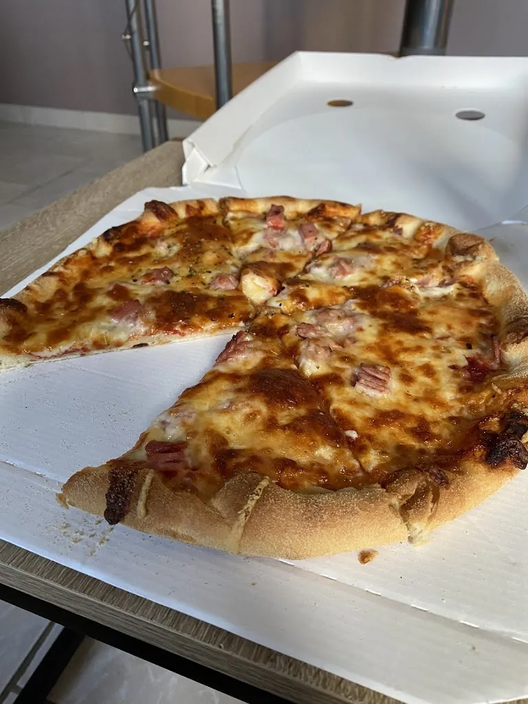 Wagner de Sousa_Distributeur de pizza - Le Thil Quevauvillers_Quevauvillers_review