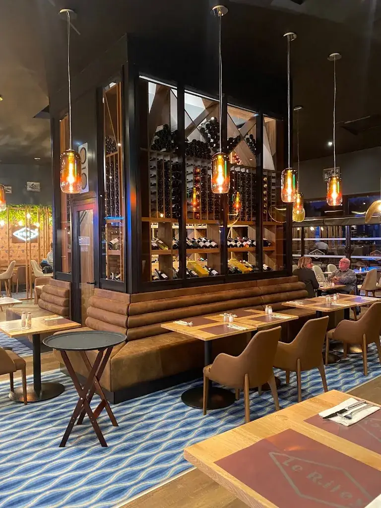 LE RILEY_Raillencourt-Sainte-Olle_slider_image_1