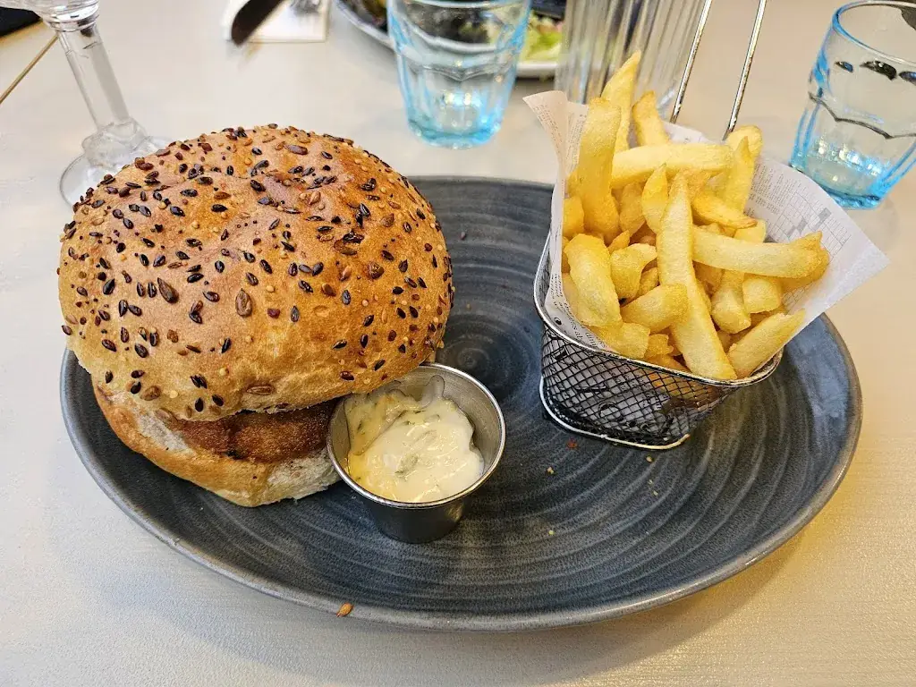 LE RILEY_Raillencourt-Sainte-Olle_slider_image_3