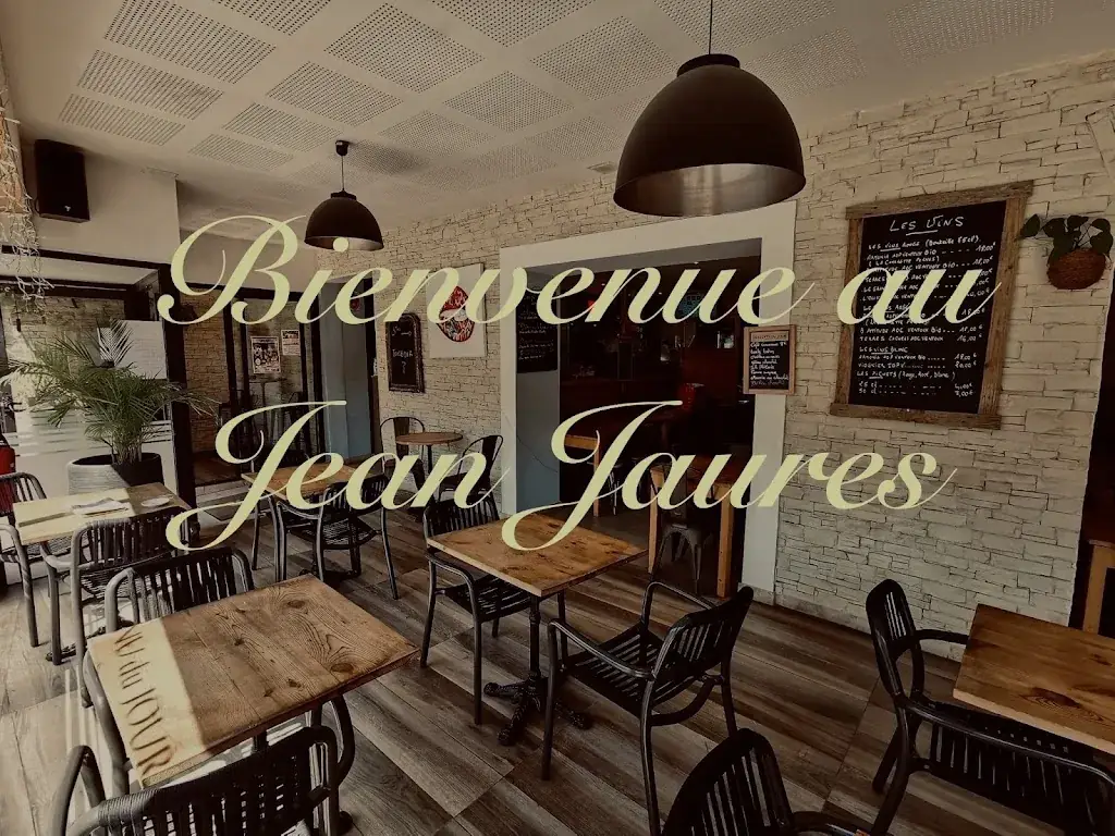 Le Jean Jaurès restaurant in Pernes-les-Fontaines