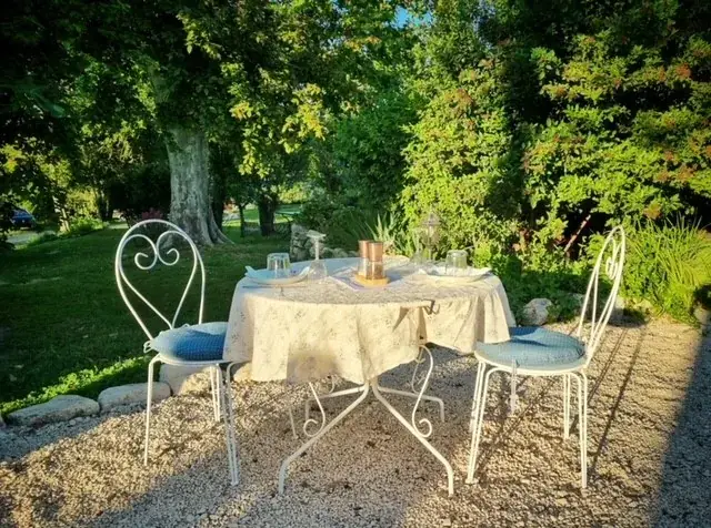 La Table de La Brave Restaurant in Pernes-les-Fontaines