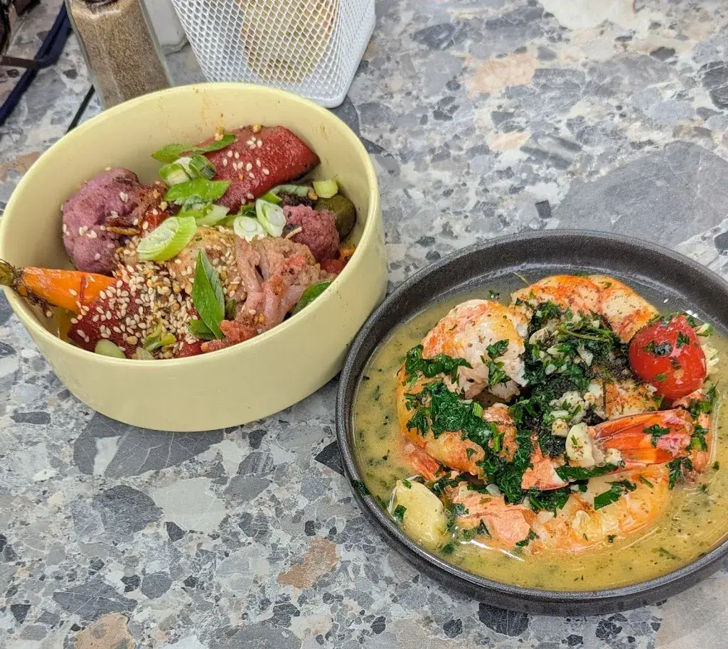 Chez Hugo & Louise_Pernes-les-Fontaines_slider_image_2