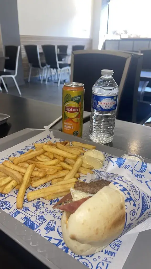 Nawel Ben Dilene_Chicken Cheese quievrechain_Quiévrechain_review