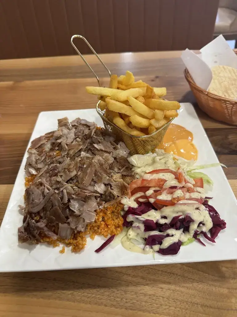 Elfat Seferi_Grill house_Rivery_review