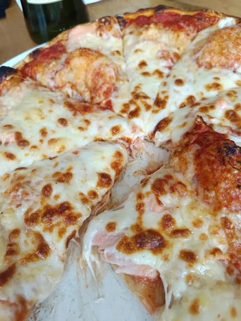 Christine DAUSSET_IV Saisons Pizz_Cournon-d'Auvergne_recensione