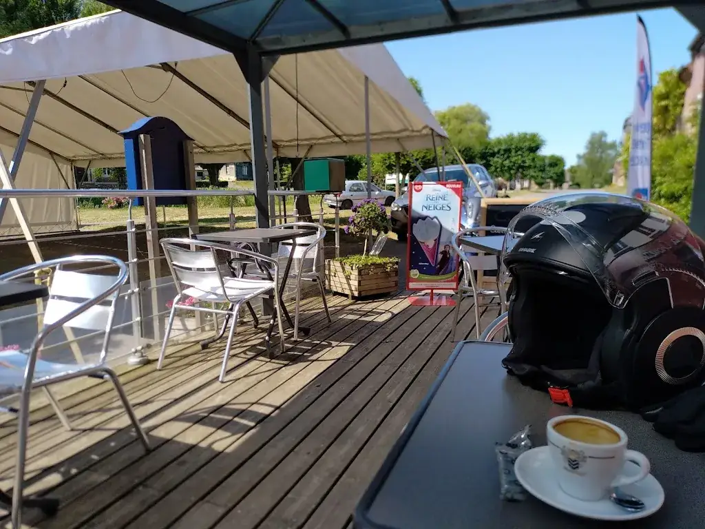 Le Relais de la Chouette restaurant in Parfondeval