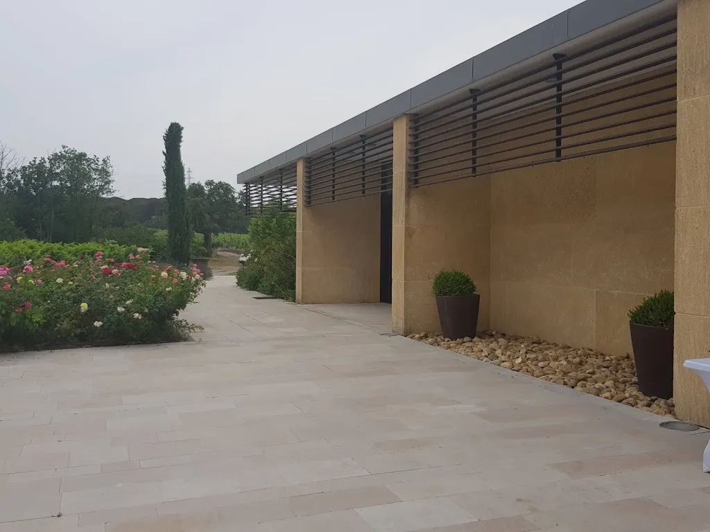 Le Clos Des Roses Restaurant in Rosières-en-Santerre