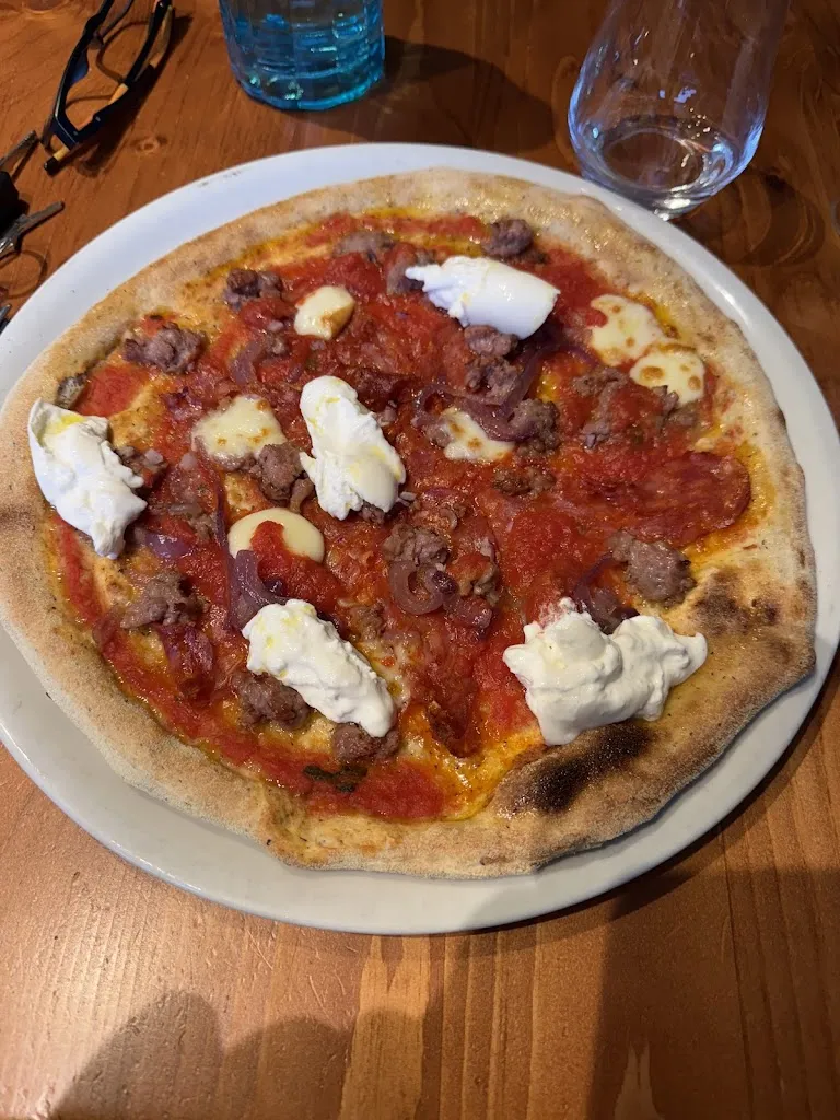 Giallo Ristorante Pizzeria_Sainghin-en-Mélantois_slider_image_3