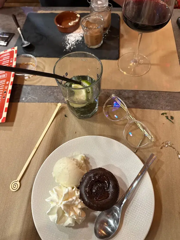 Margaux Fruchart_Eiffel Pizza_Sains-en-Gohelle_review