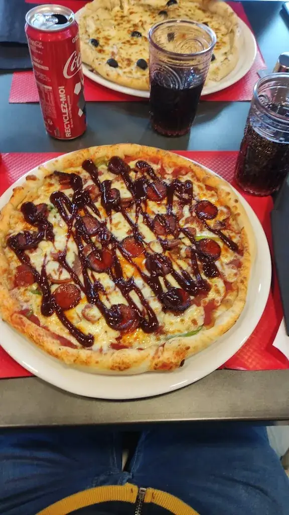 Eiffel Pizza_Sains-en-Gohelle_slider_image_3