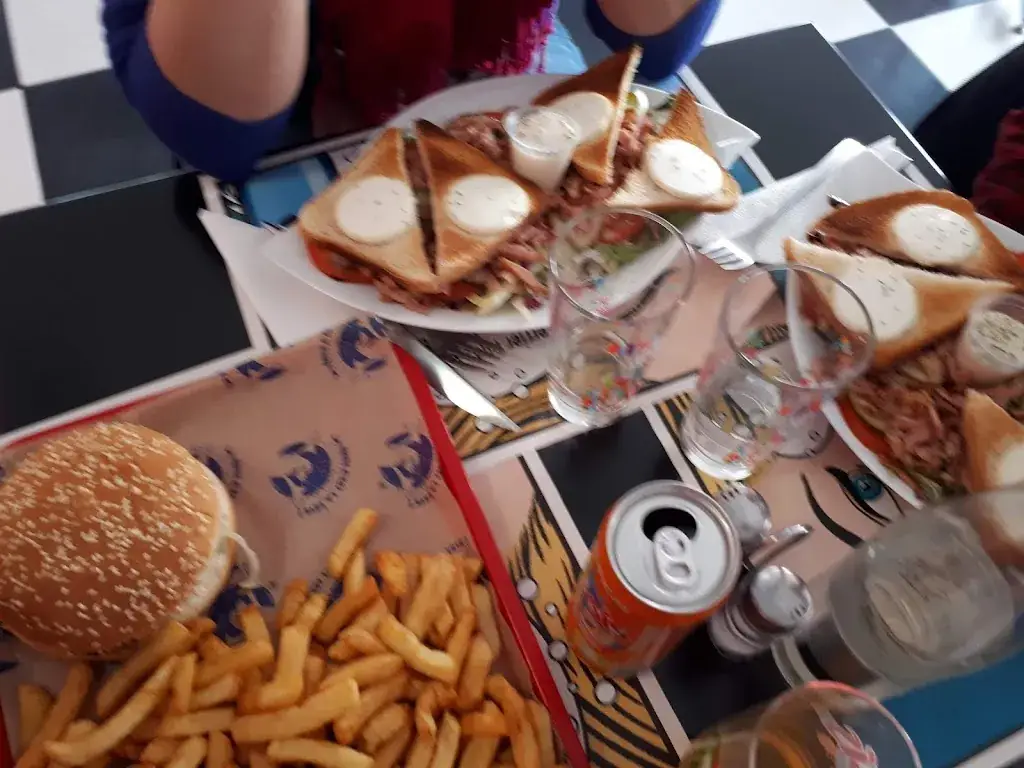 Menu_Eiffel Tower Diner_Sains-en-Gohelle_image_6