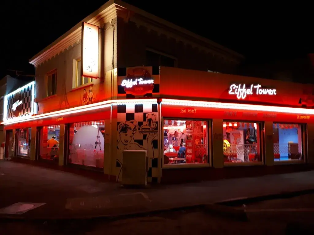 Eiffel Tower Diner restaurant in Sains-en-Gohelle