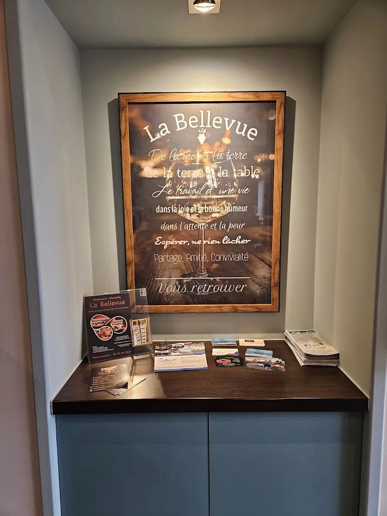 Gérard Gabet_LA BELLEVUE_Ferrière-la-Grande_review