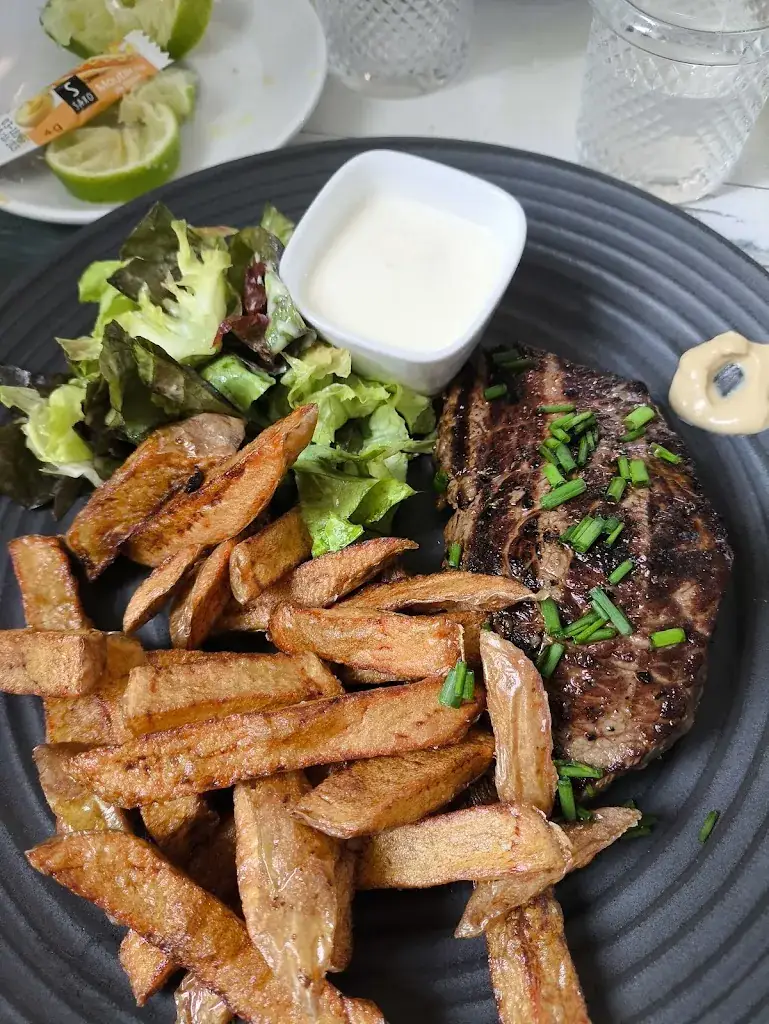 guiddoum guemra_L escapade_Saint-Germer-de-Fly_review