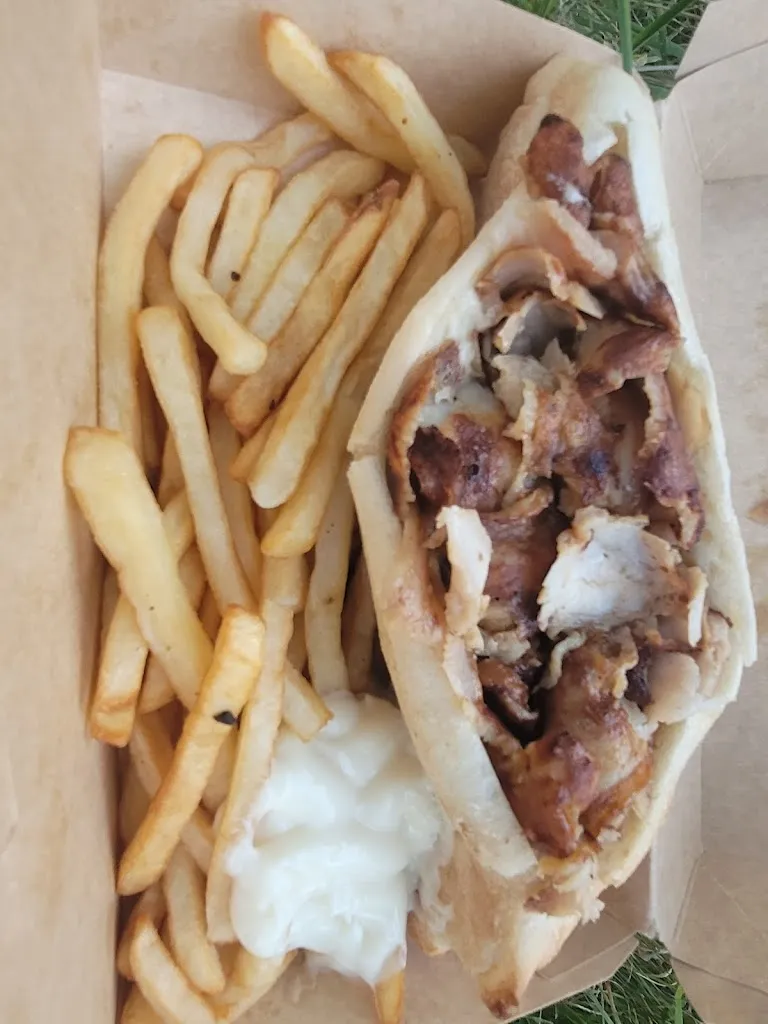 Le Fly Kebab_Saint-Germer-de-Fly_slider_image_3