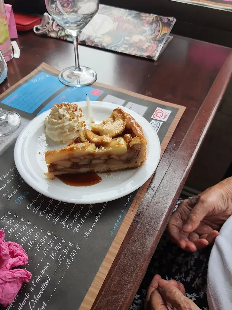 Café Français_Saint-Jans-Cappel_slider_image_2