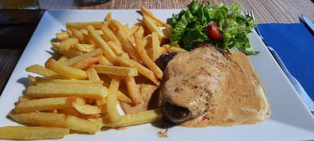 Zoltán Csanda_Aux Champs Elysées-Brasserie_Saint-Amand-les-Eaux_review