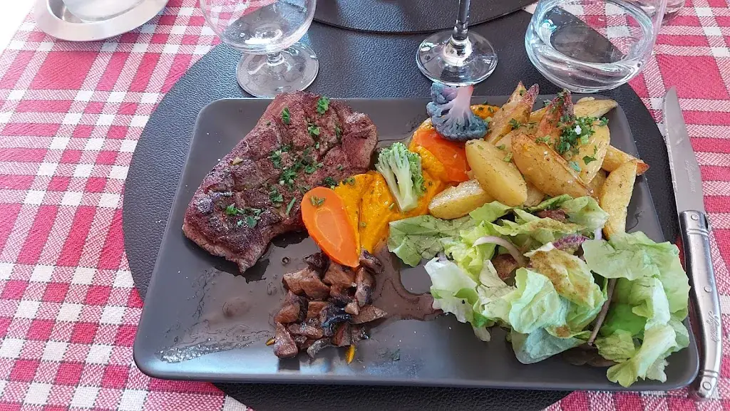 Aux Canuts Des Dômes - Bouchon Lyonnais (privatisation + grandes tables nous consulter)_Clermont-Ferrand_slider_image_3