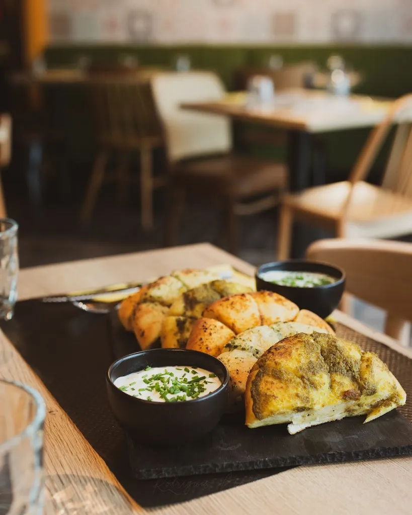 Leocorno Roubaix _Roubaix_slider_image_2