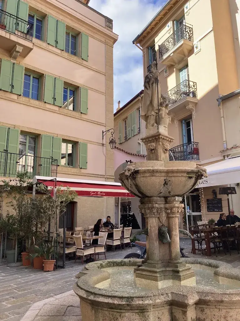 Zuza P_Saint Nicolas pizzeria_Monaco_review