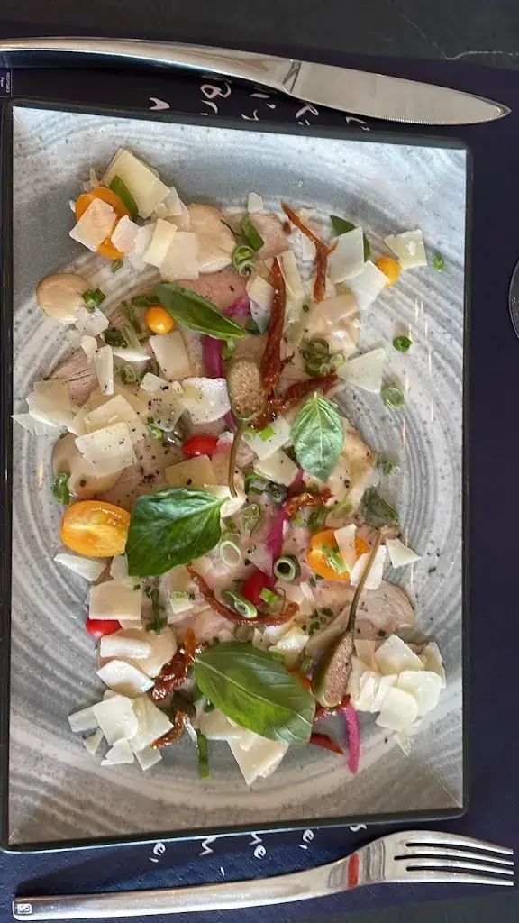 Julianne Ch-K_Le Rossignol Restaurant_Saint-Python_review