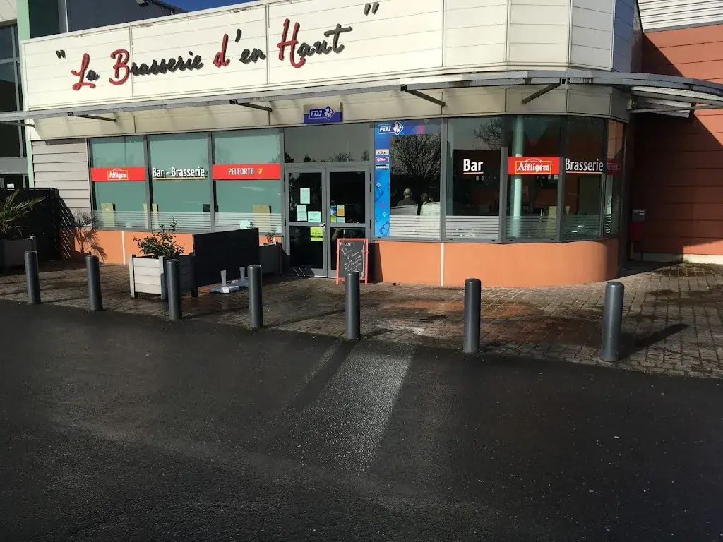 La brasserie d'en Haut restaurant in Saint-Python