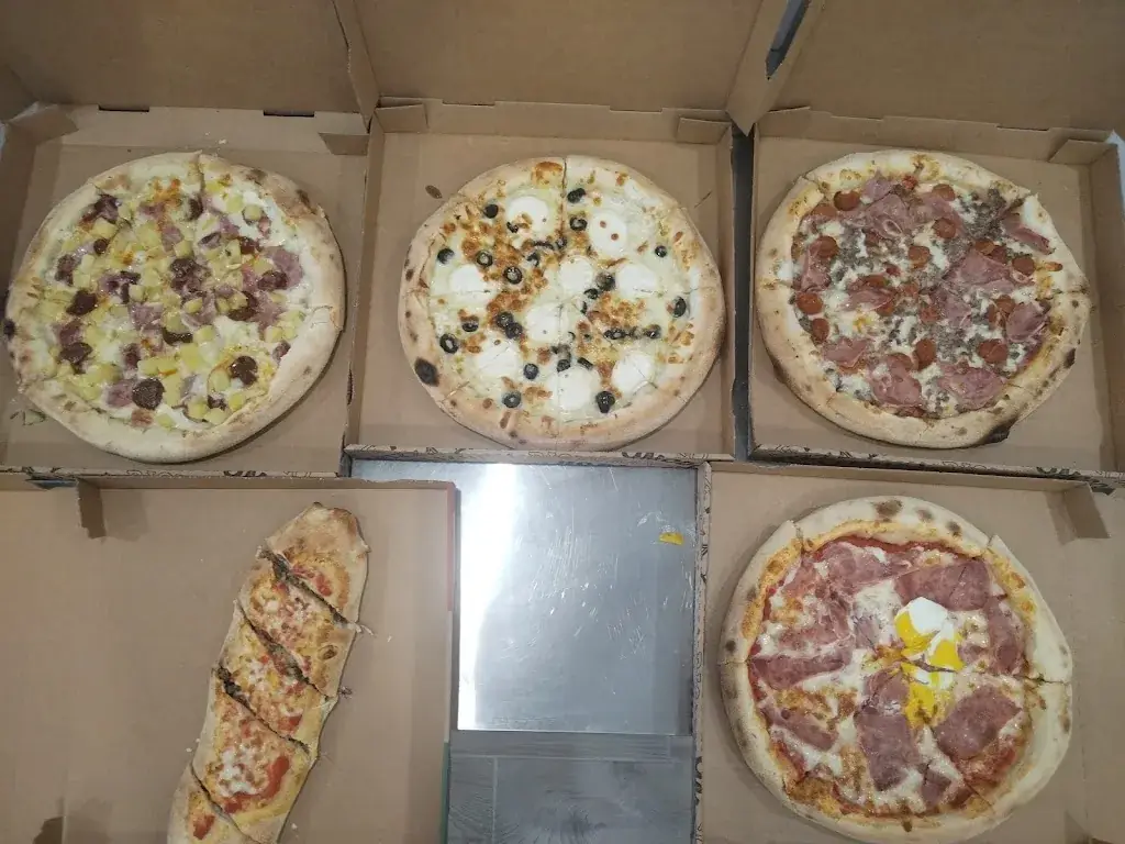 Pizza pinos saint just en chaussée_Saint-Just-en-Chaussée_slider_image_1