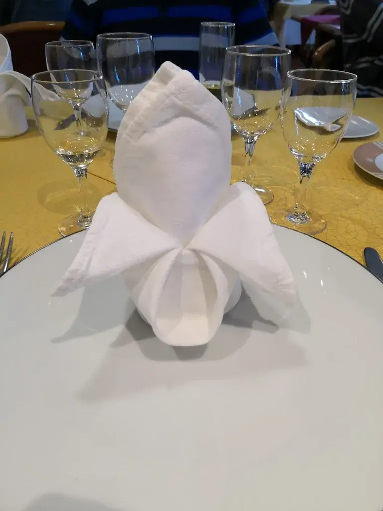 Evelyne Martinet_Le Petit Gargantua_Mur-sur-Allier_review