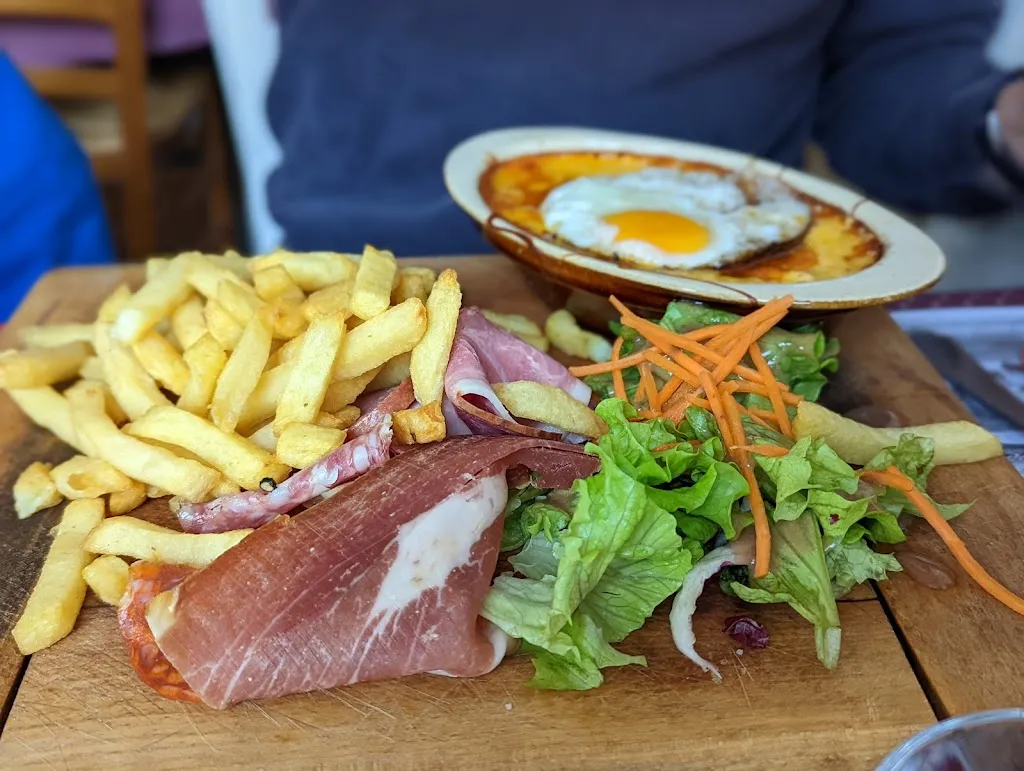 Caroline Donaldson_Estaminet Les 3 caves - De Drie Kalders_Saint-Omer_review