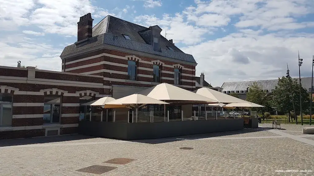 Hotel Restaurant Le Chic O Rail restaurant in Saint-Omer