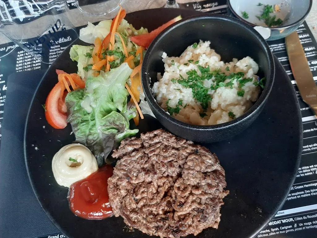 Jennifer Mobailly_Les Terrasses du Port_Haverskerque_review