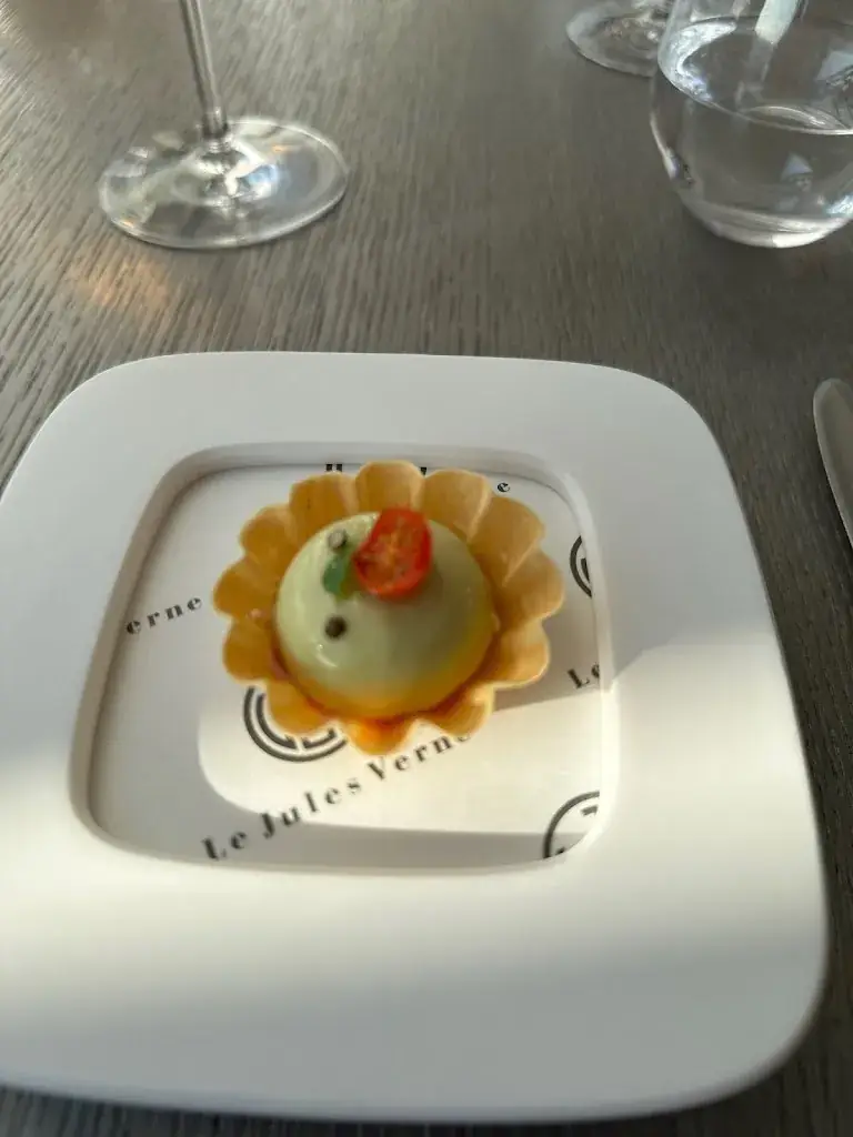 fred rozell_Jules Verne_Paris_review