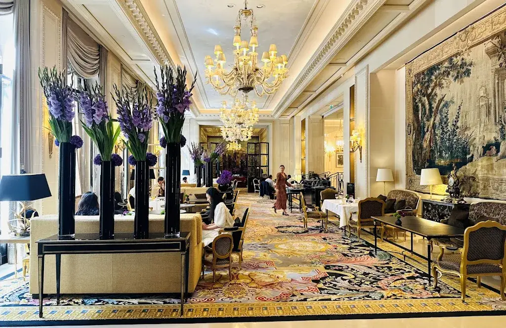 La Galerie_Paris_slider_image_3