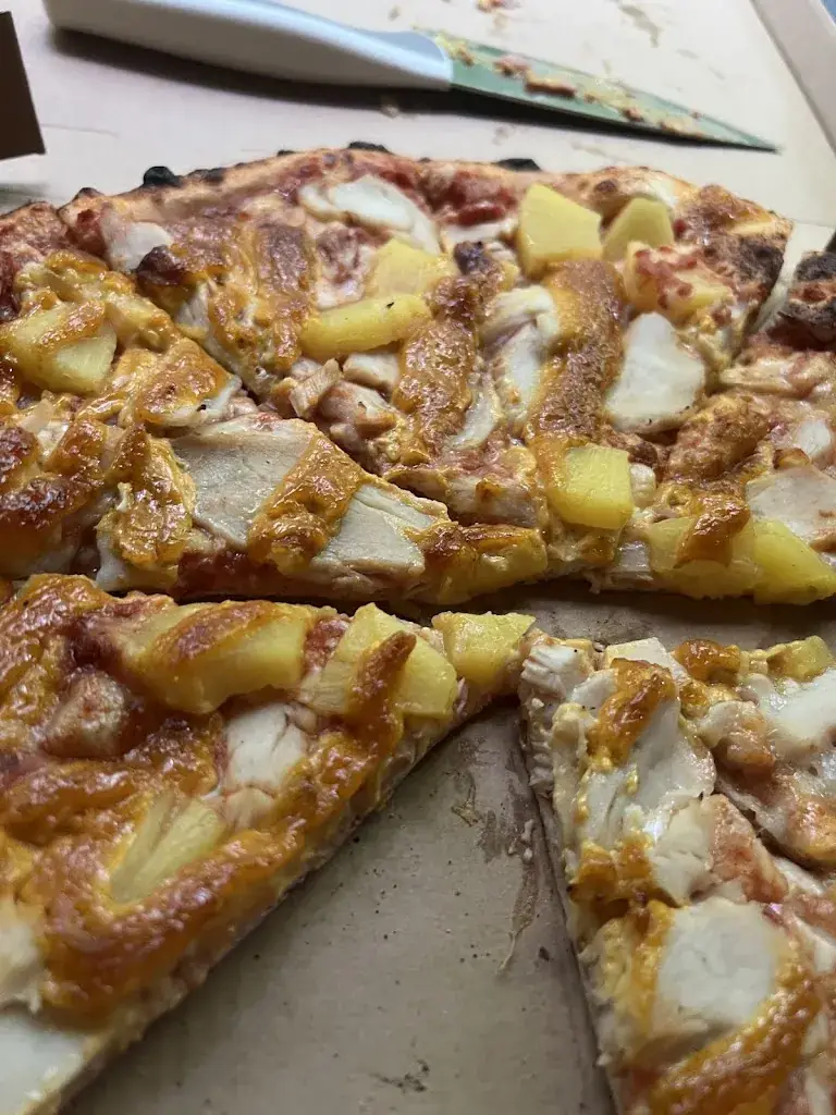 Deli pizza_Sars-Poteries_slider_image_2