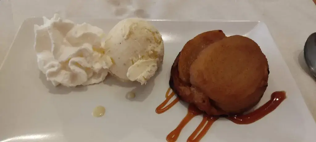 Phil Evans_La Terrasse_Saint-Valery-sur-Somme_review