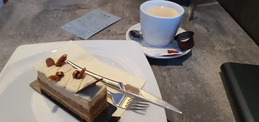 Pol del Aguila Pla_Confiserie K.Pultau_Saint-Sulpice_review