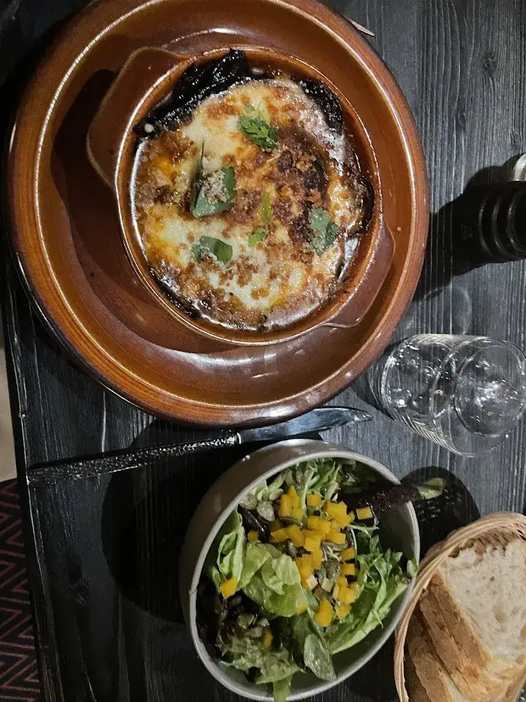 Grace Raubenheimer_POYA restaurant & diling diling trattoria bar_VALD'ISERE_review