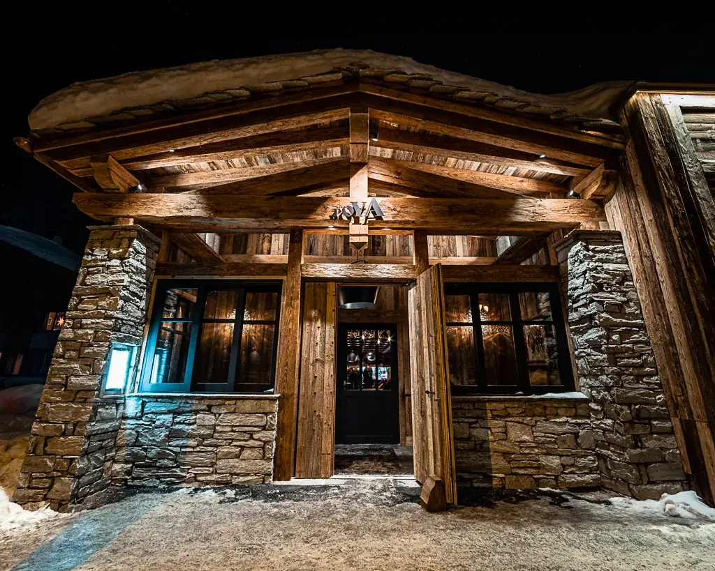 POYA restaurant & diling diling trattoria bar_VALD'ISERE_slider_image_3