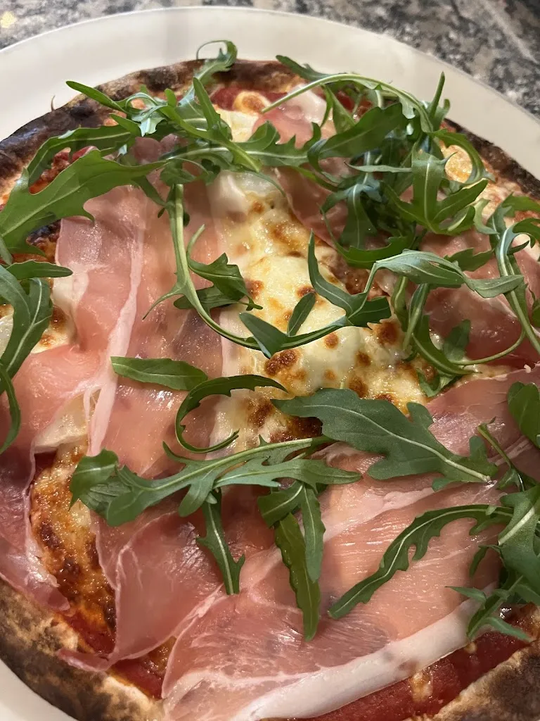 Le Louciano Restaurant in Sissonne