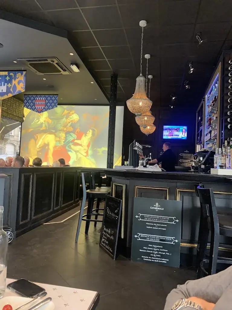 Monika Fourneaux_La Cathédrale_Soissons_reseña