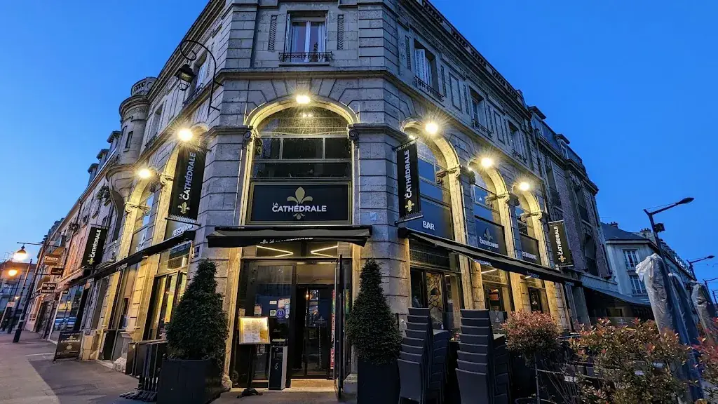 John G. Lewis_La Cathédrale_Soissons_reseña