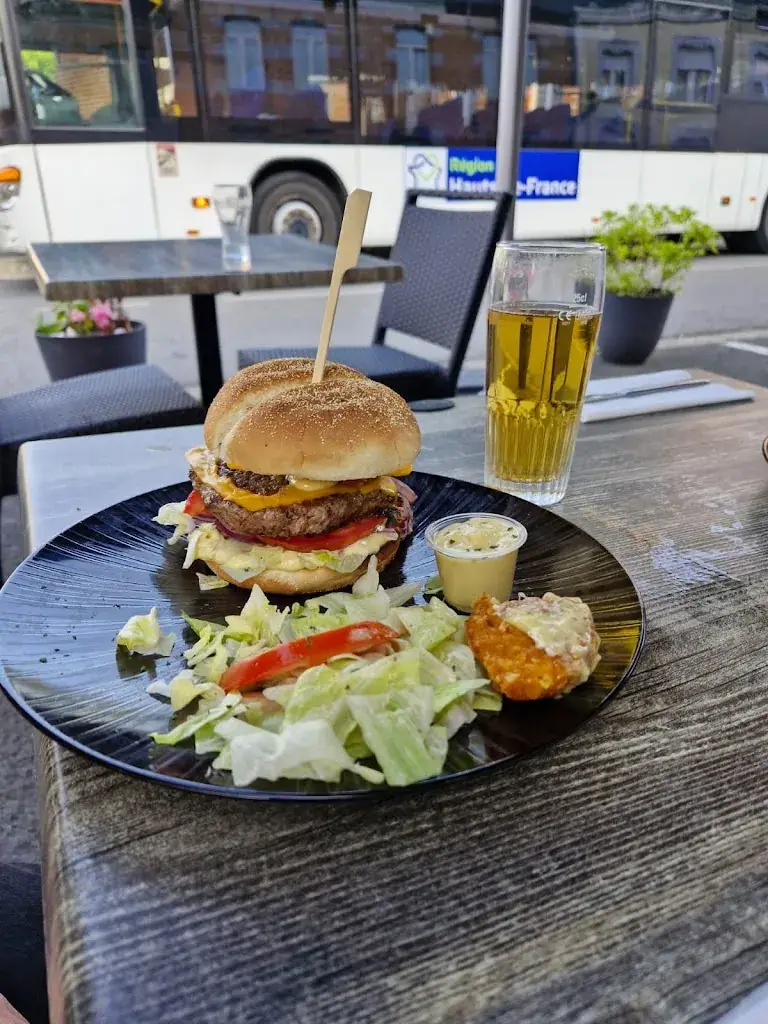 Janette Crompton-Rooks_L’instant_Solre-le-Château_review